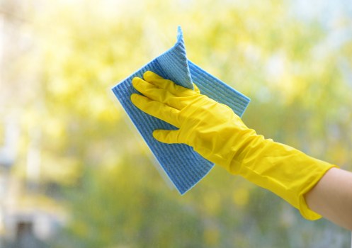 Curtain cleaning in a bright living room